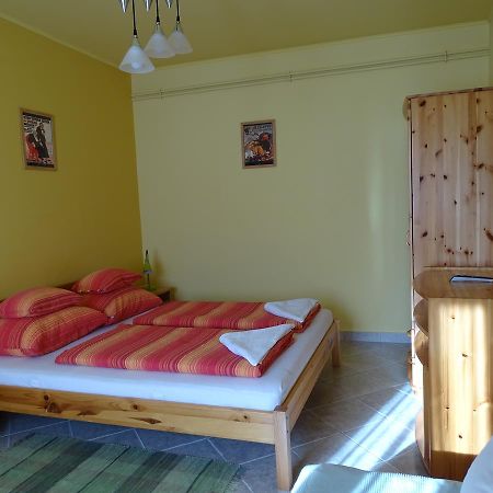 Franciska Portaja Apartment Igal Luaran gambar