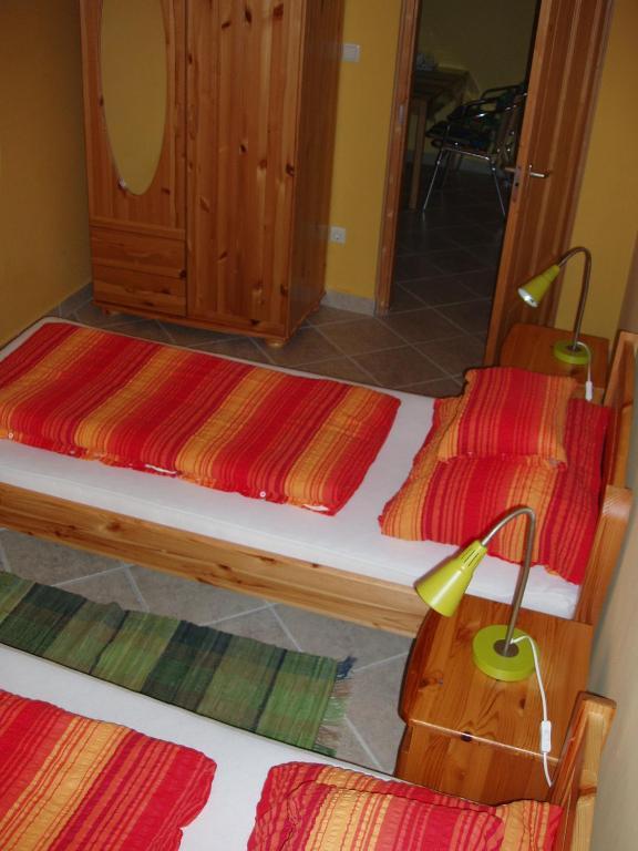 Franciska Portaja Apartment Igal Bilik gambar