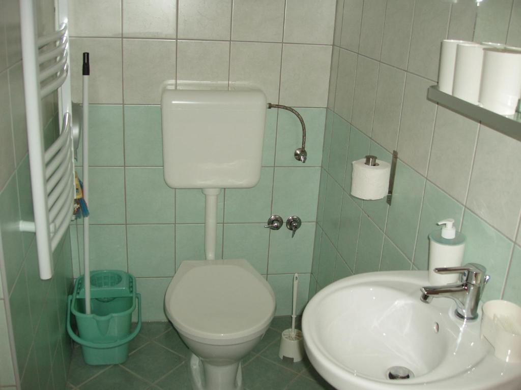Franciska Portaja Apartment Igal Bilik gambar