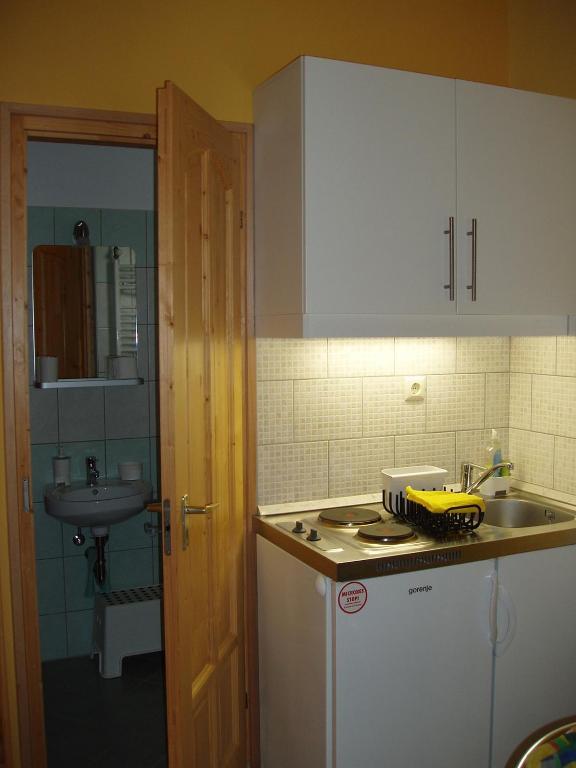 Franciska Portaja Apartment Igal Bilik gambar
