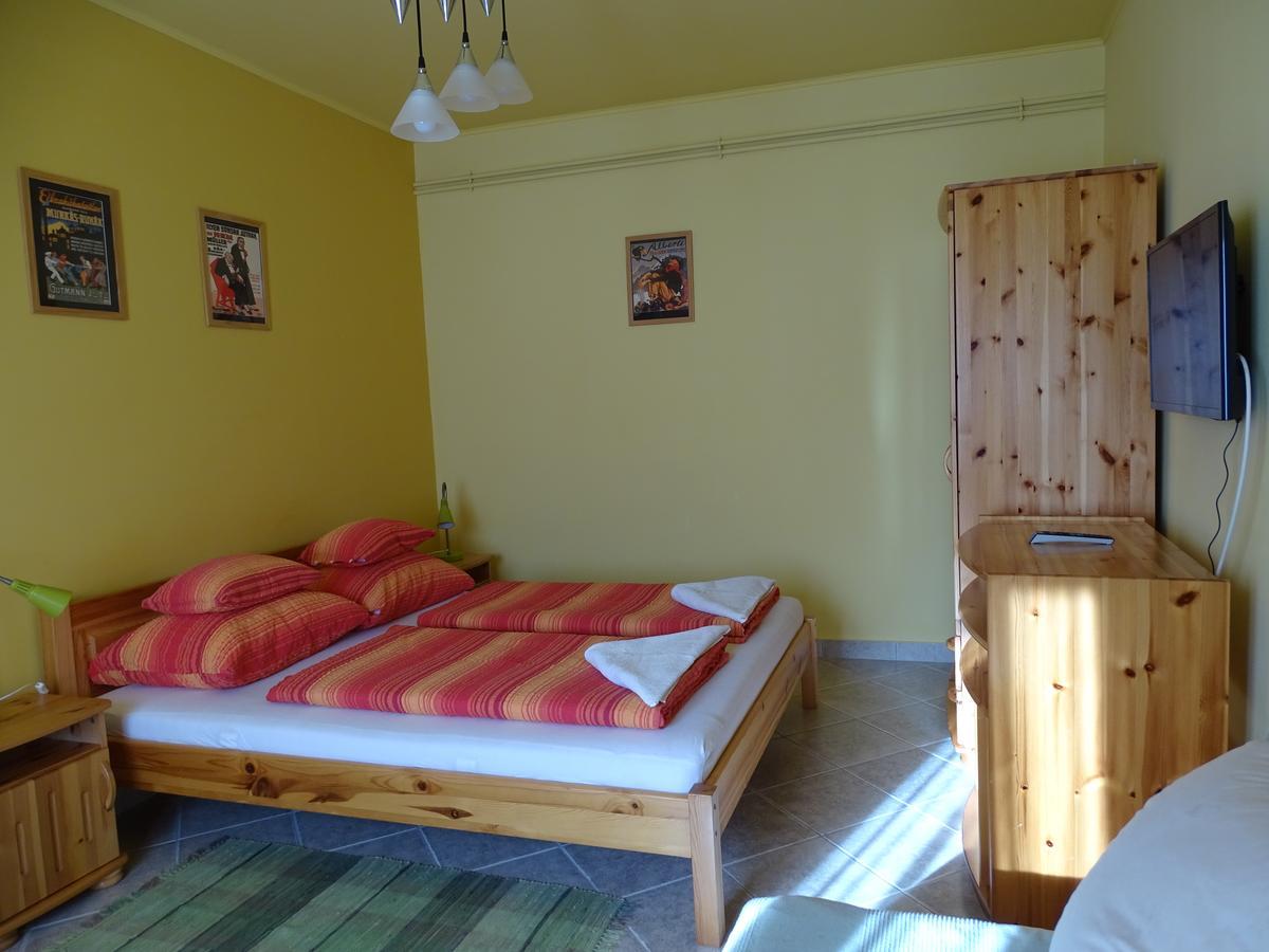 Franciska Portaja Apartment Igal Luaran gambar
